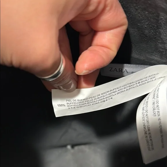 Zara Black Leather Tote Bag with Structured Design - Picture 3 of 6